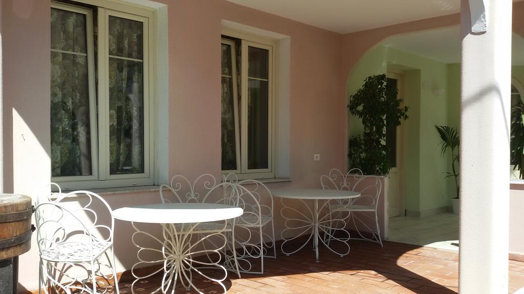 בורדיגרה Hotel La Scogliera מראה חיצוני תמונה