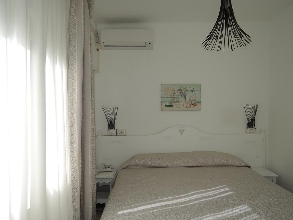 בורדיגרה Hotel La Scogliera מראה חיצוני תמונה