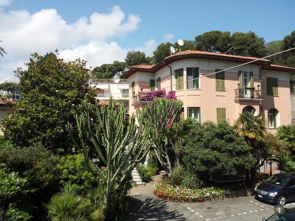 בורדיגרה Hotel La Scogliera מראה חיצוני תמונה