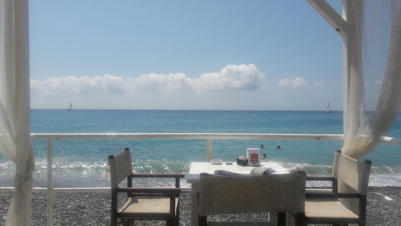 בורדיגרה Hotel La Scogliera מראה חיצוני תמונה